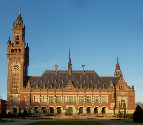 Vredespaleis in de vroege ochtend