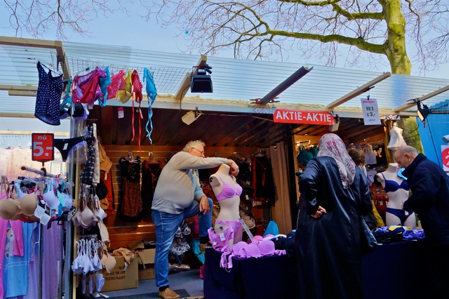 Haagse Markt. Foto door Roel Wijnants.