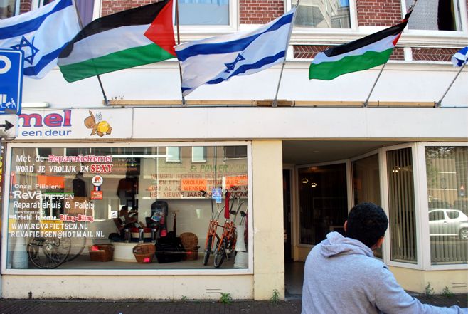 Vlaggen in de Weimarstraat