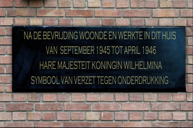 Plaquette aan de gevel Nieuwe Parklaan 110 