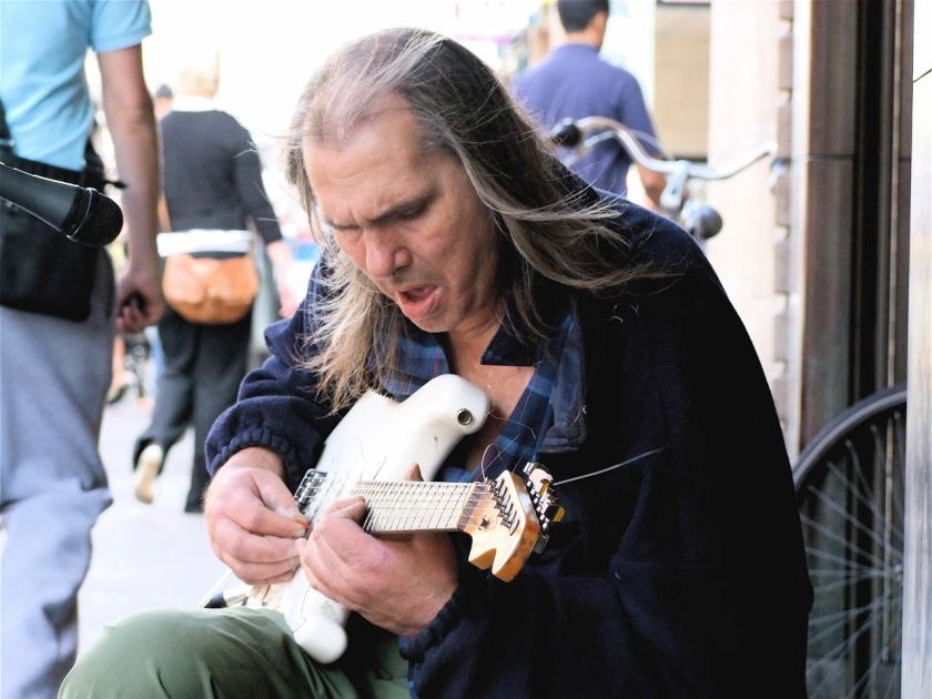 Chuck speelt in het centrum van Den Haag
