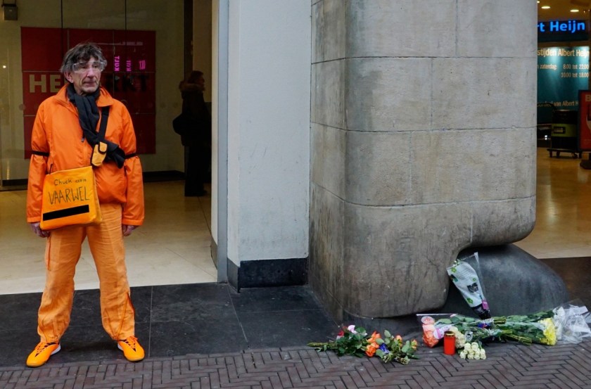 Crazy people: Vaarwel Chuck. Foto door Roel Wijnants.