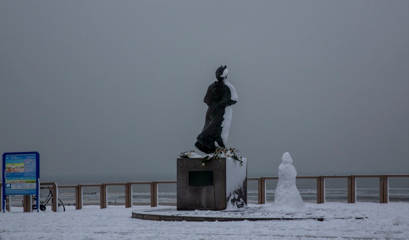 statue-of-the-fishermans-wife-scheveningen-boulevard_56a2297akl